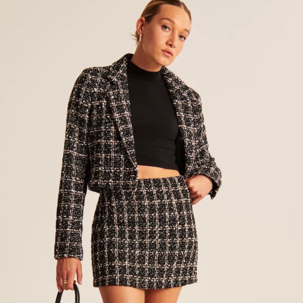 Abercrombie & Fitch Black and White Mini Skirt